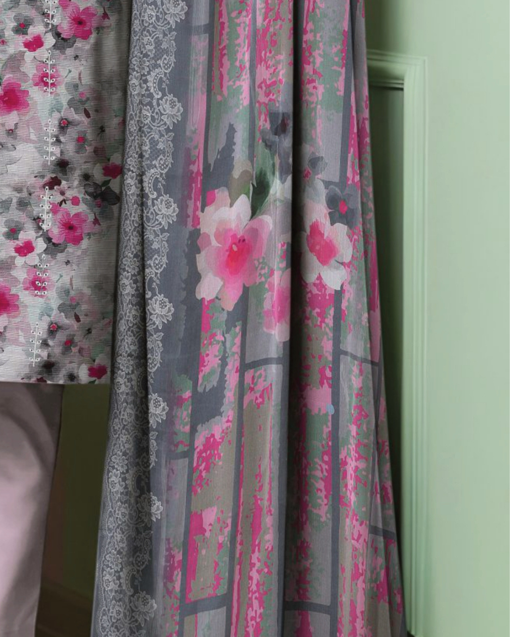 Lotus by Naubahar – Embroidered Lawn Unstitched 3 Piece Suit  - LTS - 04